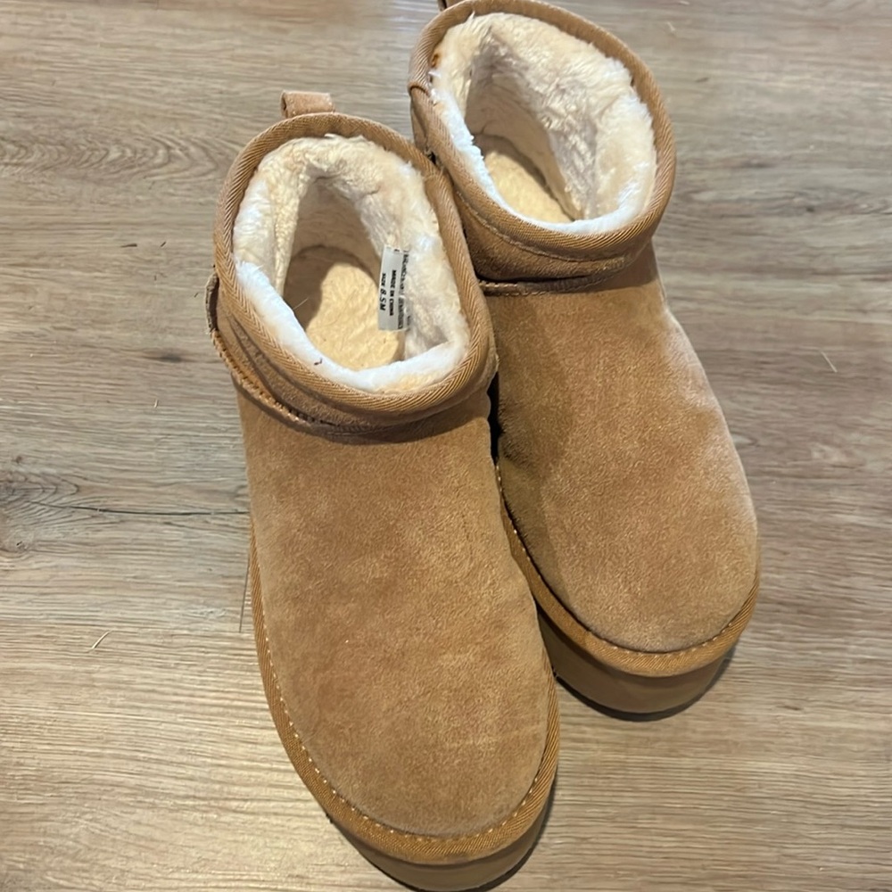 Cushionaire Boots 8 1/2